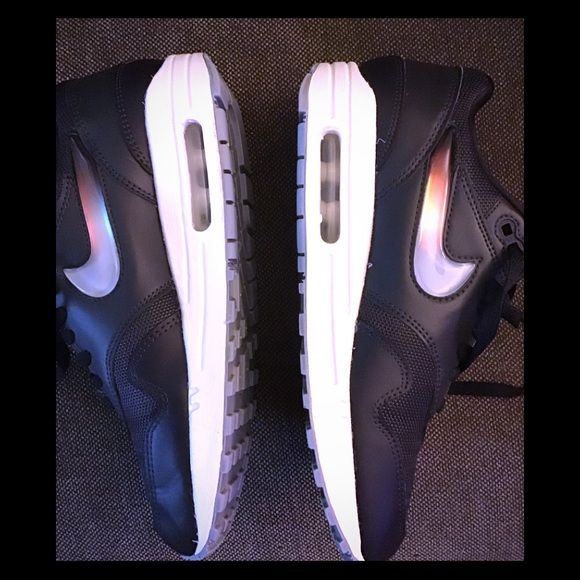 Nike Shoes - Nike air max, limited edition. Pristine⭐️